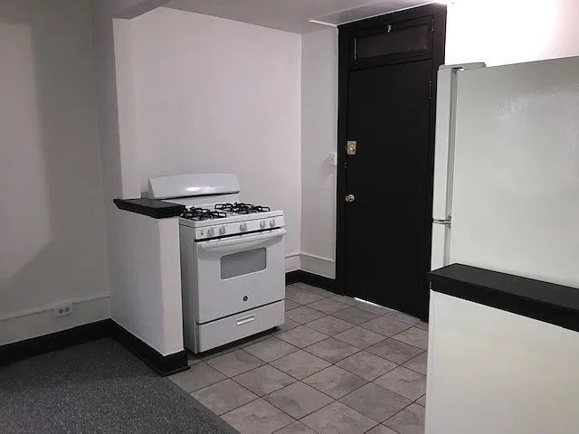 Studio, 337 sqft, $750 — Photo 2