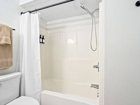 5th image of 426 N Donahue Dr APT 7