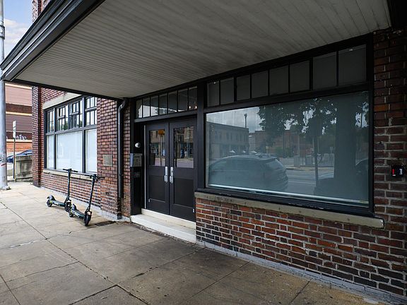 5th image of 2329 1st Ave N APT 302