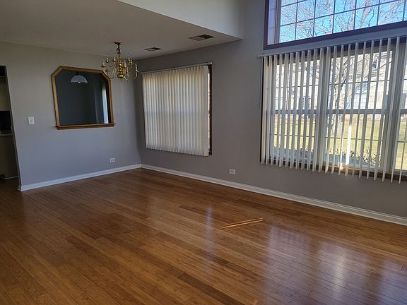 4th image of 1572 Brittania Way