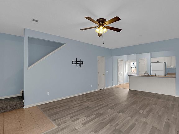 5th image of 2000 Water Oak Dr APT 3B
