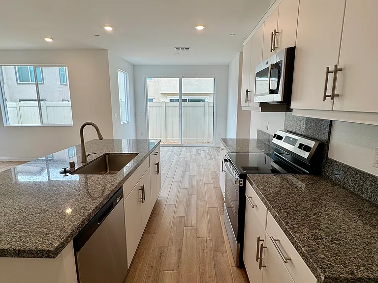 1261 Galaxy Way — Photo 14