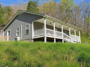 725 Saul Mud Lick Br, Buckhorn, KY 41721