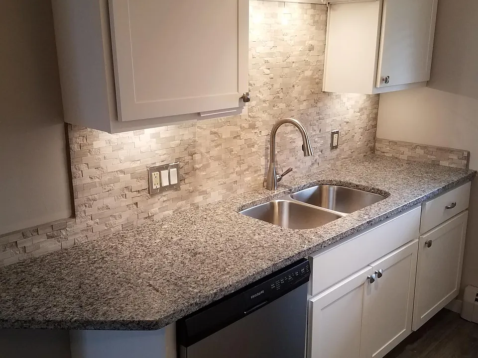 312 Prospect Ave NE #8