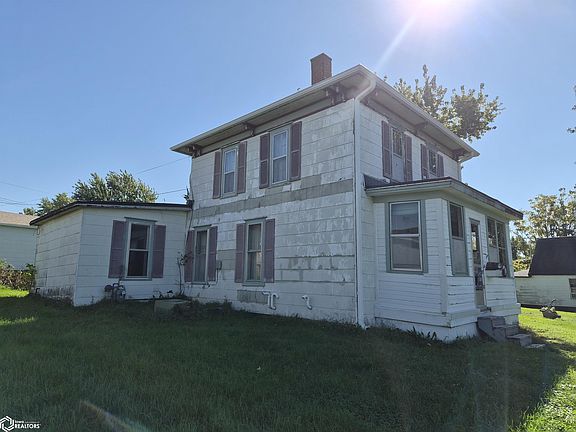 2nd image of 624 Pearl St