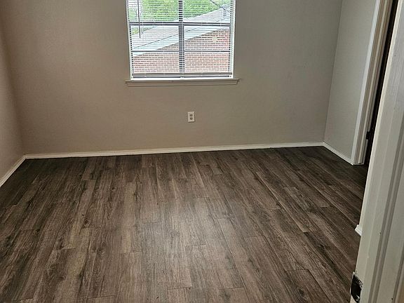 4th image of 1723 S Main St APT 204