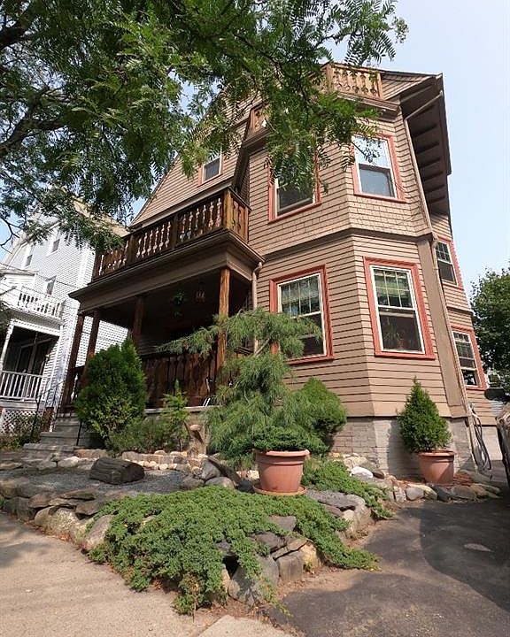 1st image of 136-138 Larch St