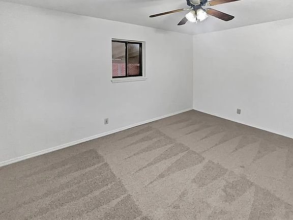 3rd image of 2120 Saranac Dr