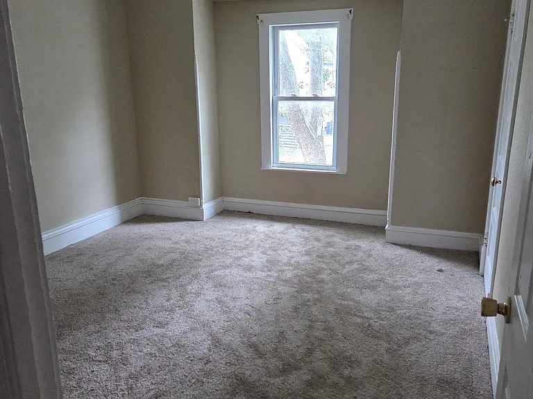 10531 Columbia Ave #7 — Photo 7