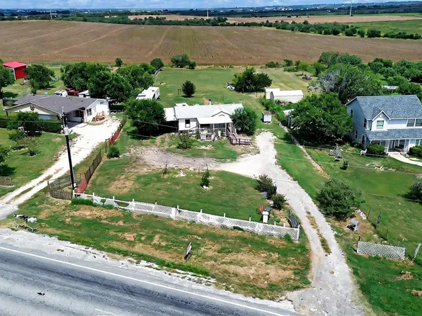 11615 N State Highway 123, Seguin, TX 78155