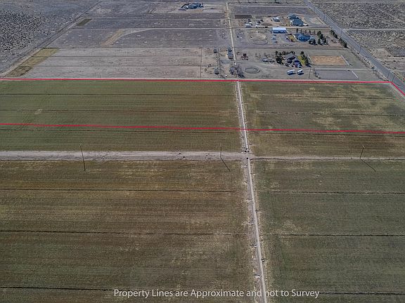 3rd image of 76 Hudson Aurora Rd