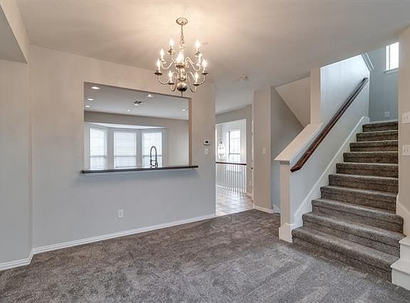 3rd image of 2588 Chambers Dr