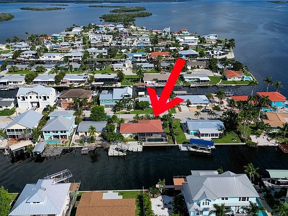 5th image of 2701 Bruce St