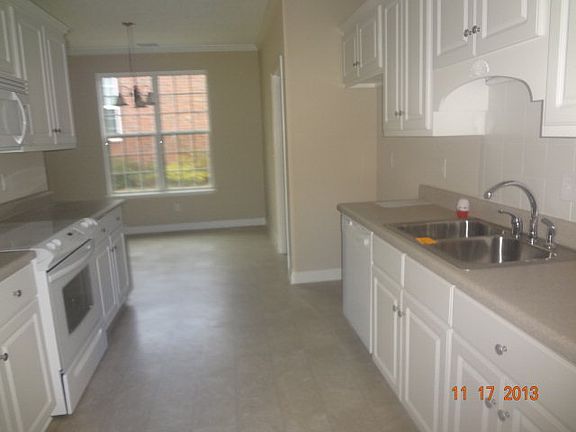 4th image of 353 Bainbridge Dr