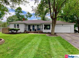 9813 Poppleton Ave, Omaha, NE 68124
