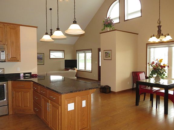 5th image of 2606 Union Ave
