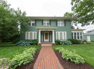 1133 Hillcrest Rd, South Bend, IN 46617