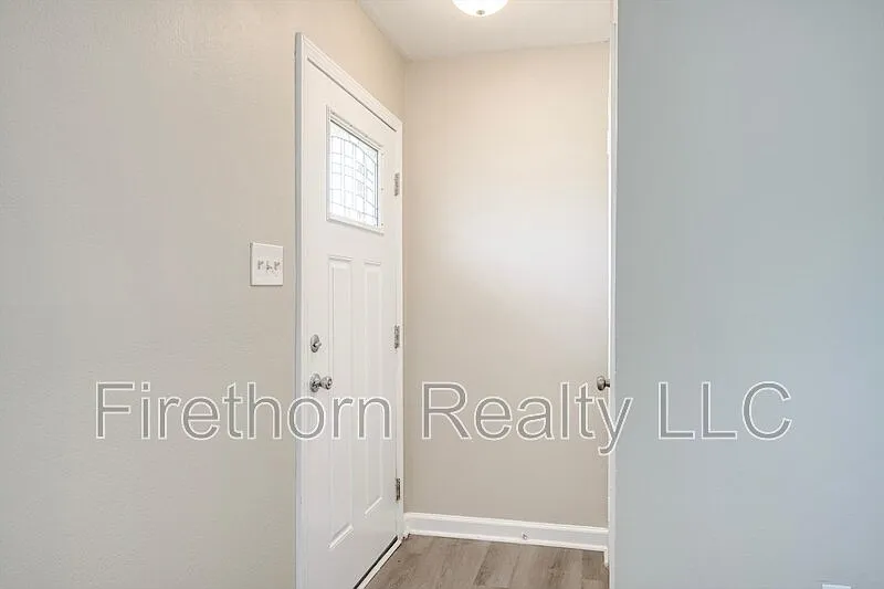 3 bed, 1.0 bath, 1020 sqft, $1,450 — Photo 4