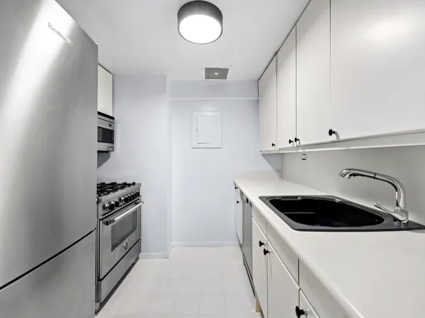 106 Central Park South image 5 of 11