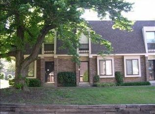 1877 Poplar Woods Cir E, Germantown, TN 38138