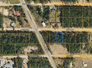 3 W Clover Ln, Defuniak Springs, FL 32433