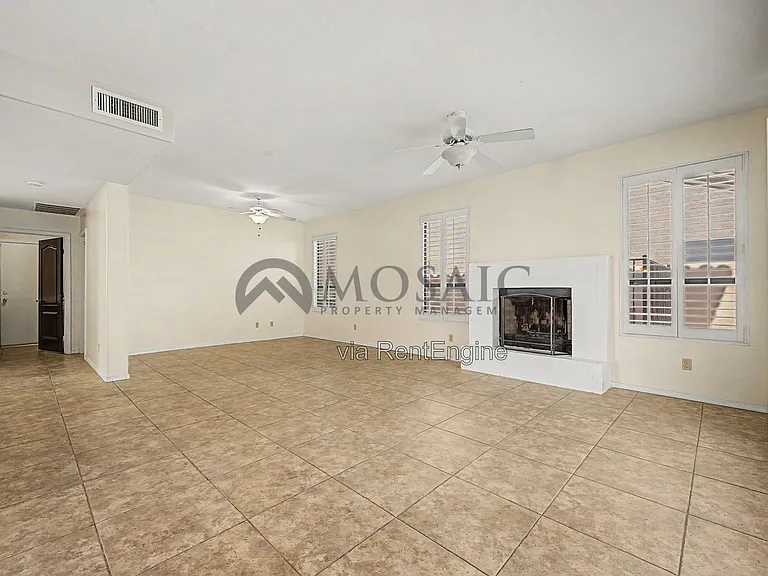 1819 E Cascade Dr — Photo 17