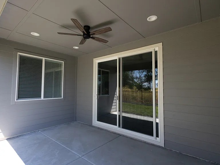 8933 W Tamworth Dr — Photo 31