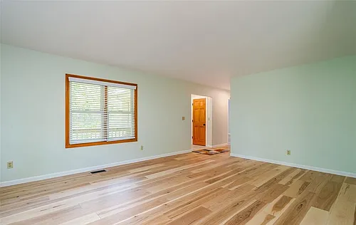 25 Madison Ave Photo 1