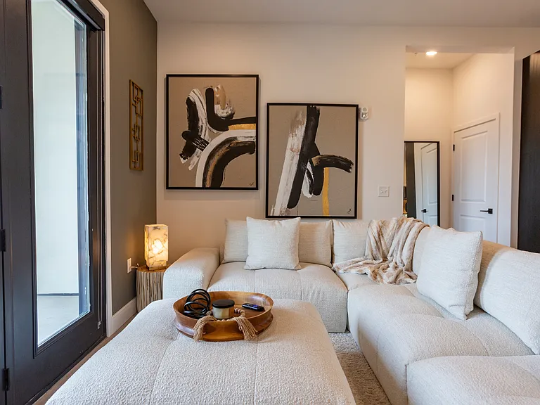 Mckenzie | Living room