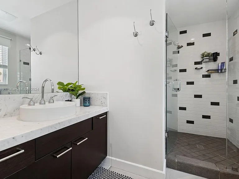 111 SE 2nd St #201 — Photo 13