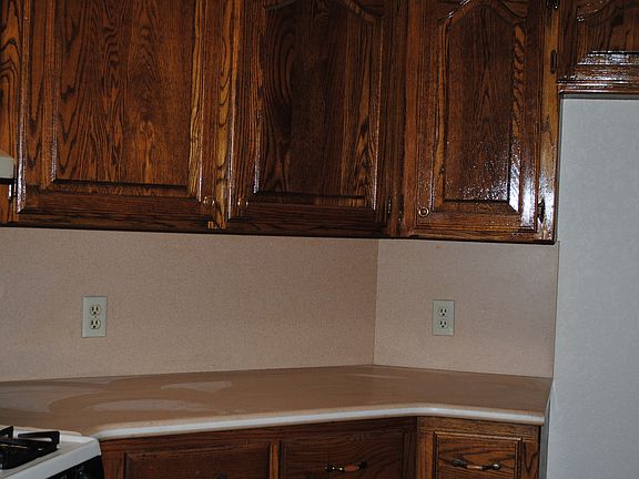 LOTS OF COUTNER SPACE