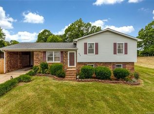 609 Deerfield Rd, Shelby, NC 28150