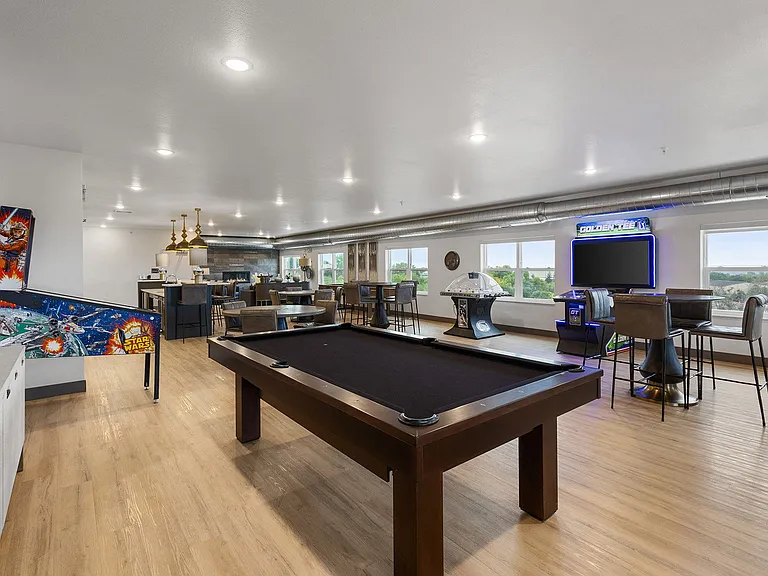 Abbey Road Apartments — Photo 11