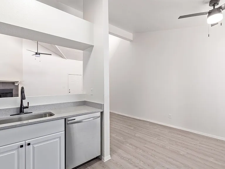 7211 N 54th Ave — Photo 24