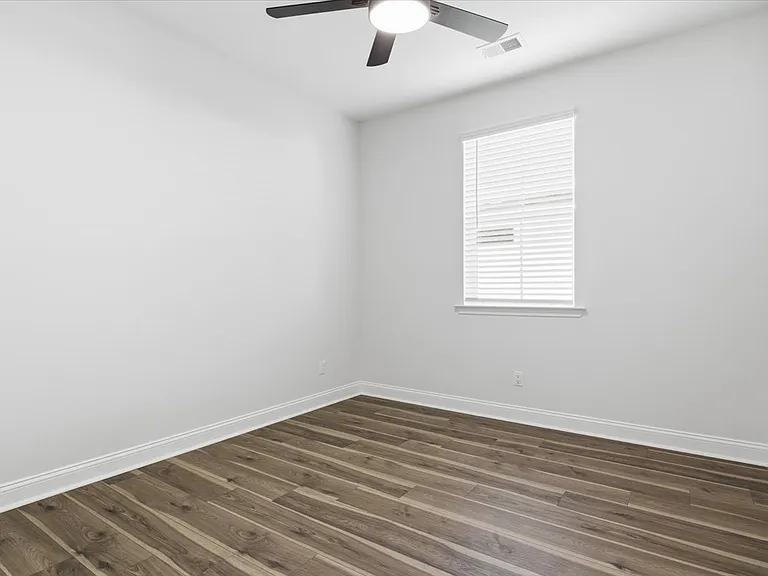 155 Weekend Ave — Photo 16