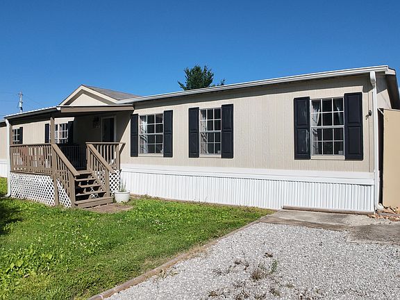 3rd image of 204 Pin Oak Lane