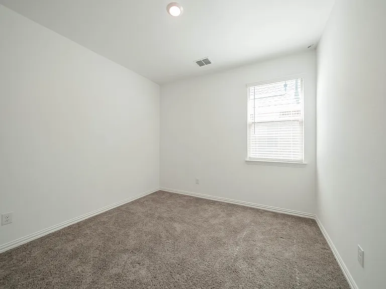 5929 Priory Dr — Photo 11