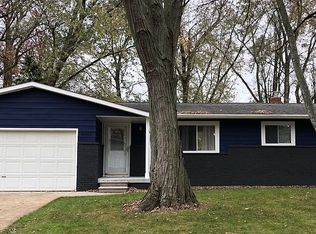 4401 Dixon Dr, Swartz Creek, MI 48473