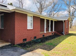 704 Blue Ridge Ave, Belton, SC 29627