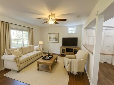 539 Long Shore Dr, Ann Arbor, MI, 48105