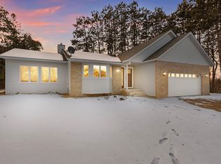 1818 Glenwood Dr NE, Cambridge, MN 55008