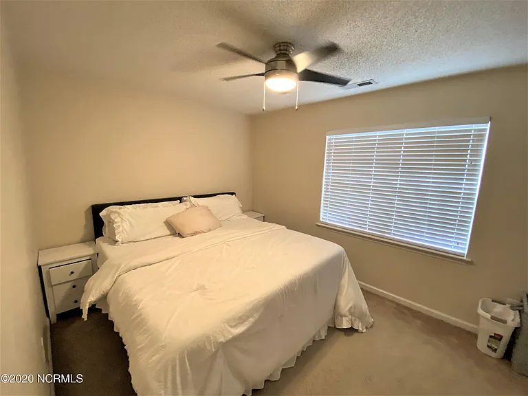 303 Meadowbrook Ln — Photo 6