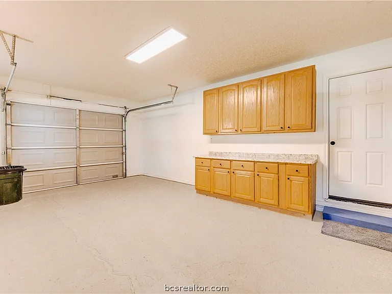 703 Horlock St — Photo 20