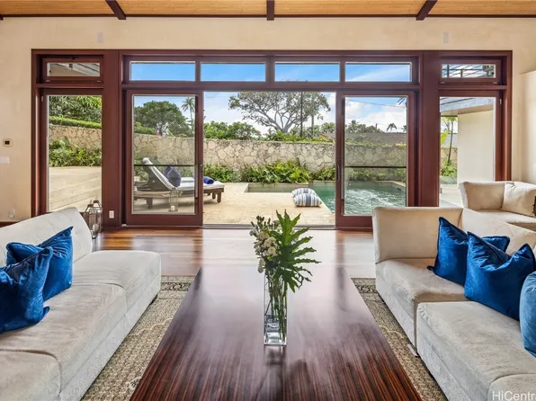 241 Kulamanu Pl, Honolulu, HI 96816