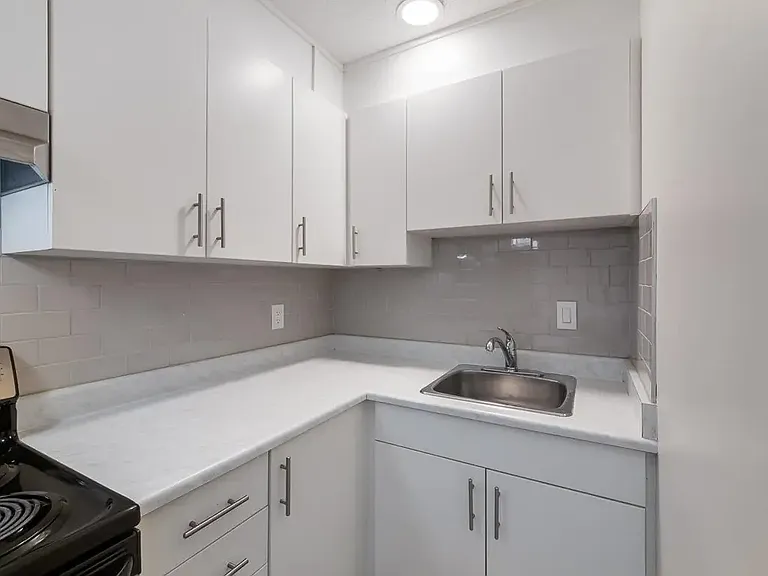 2291 Southview Dr SE #302 — Photo 12