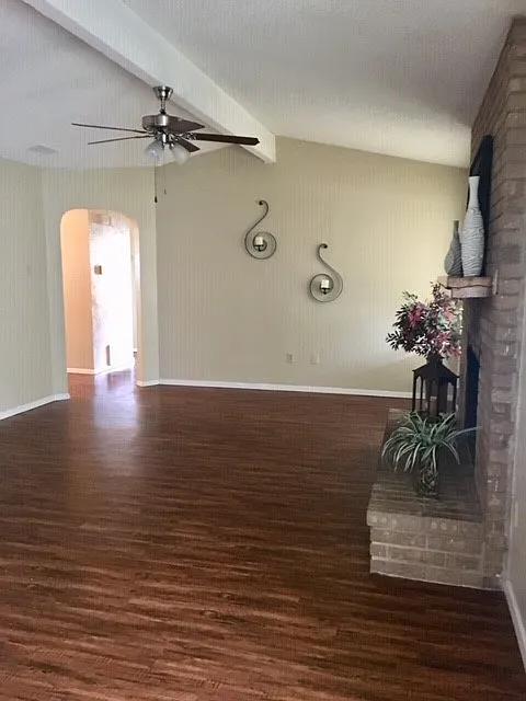 3 bed, 2.0 bath, 1606 sqft, $1,850 — Photo 3