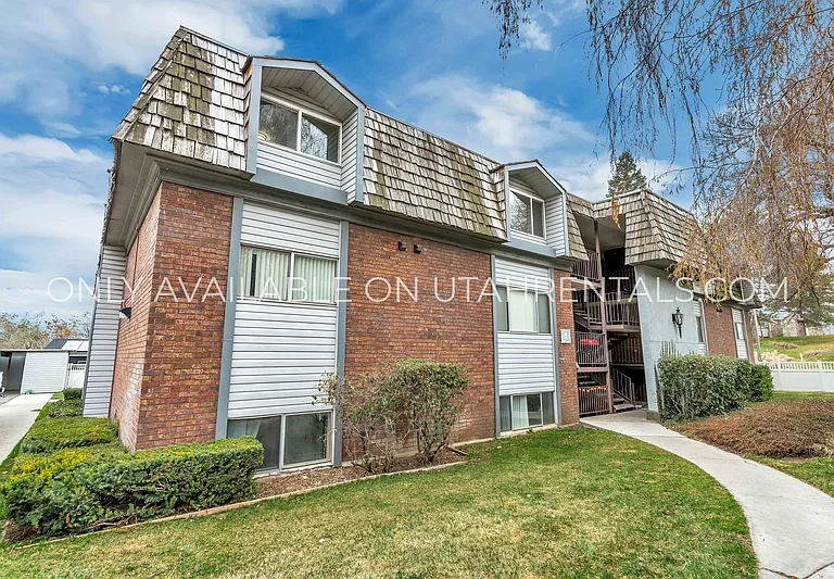 1639 Woodland Dr — Photo 12