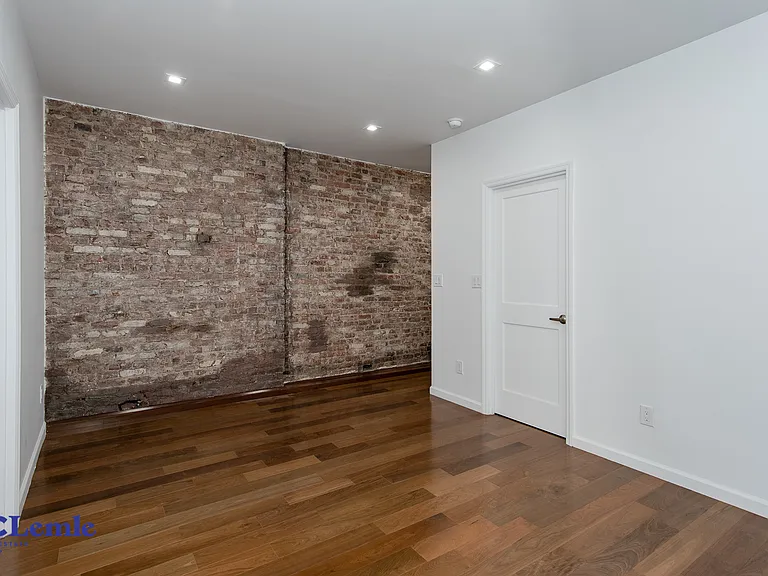 1324 Lexington Ave #2C — Photo 12