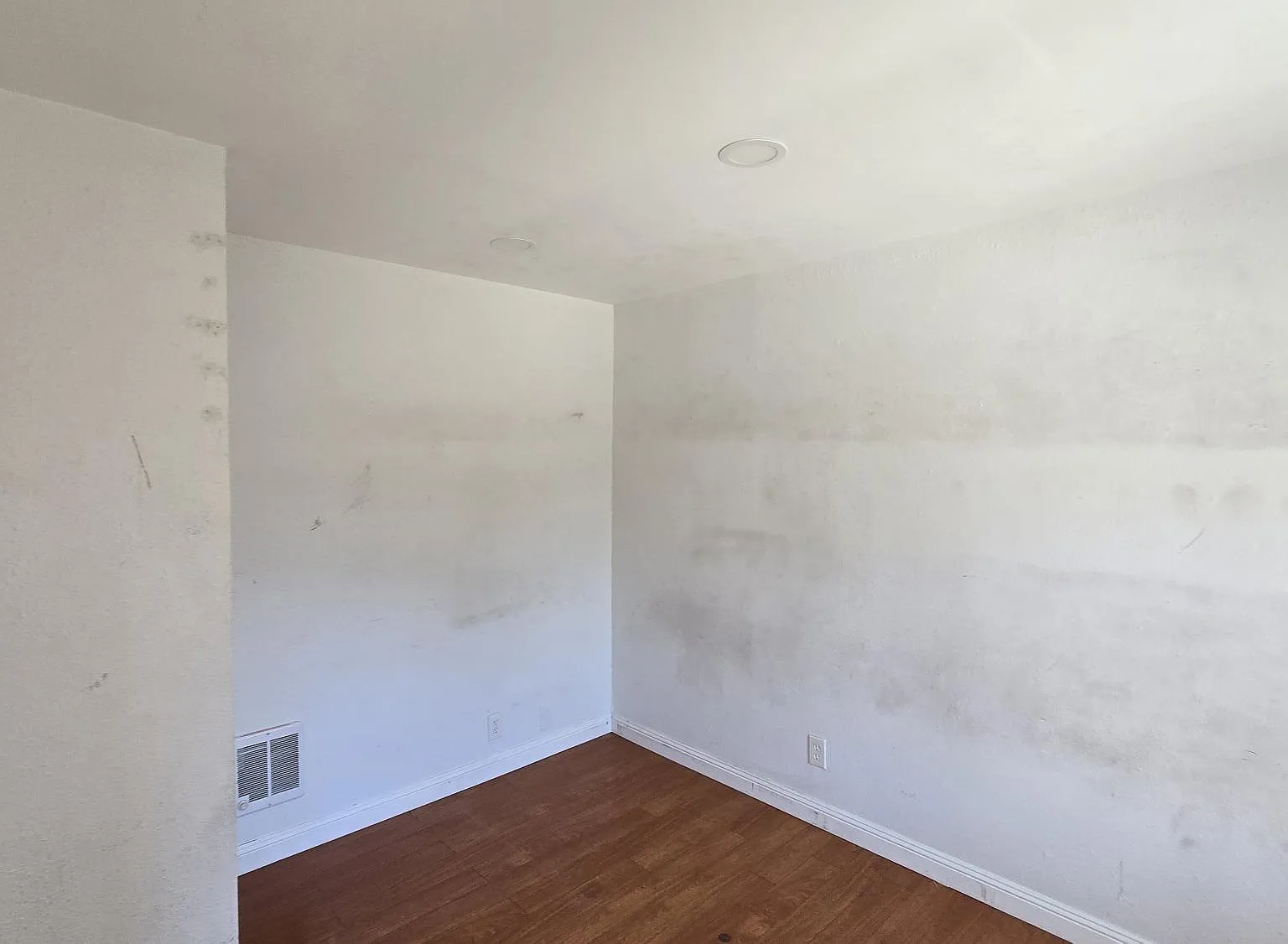 10 Neptune St — Photo 3