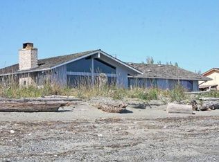 1061 3 Crabs Rd, Sequim, WA 98382